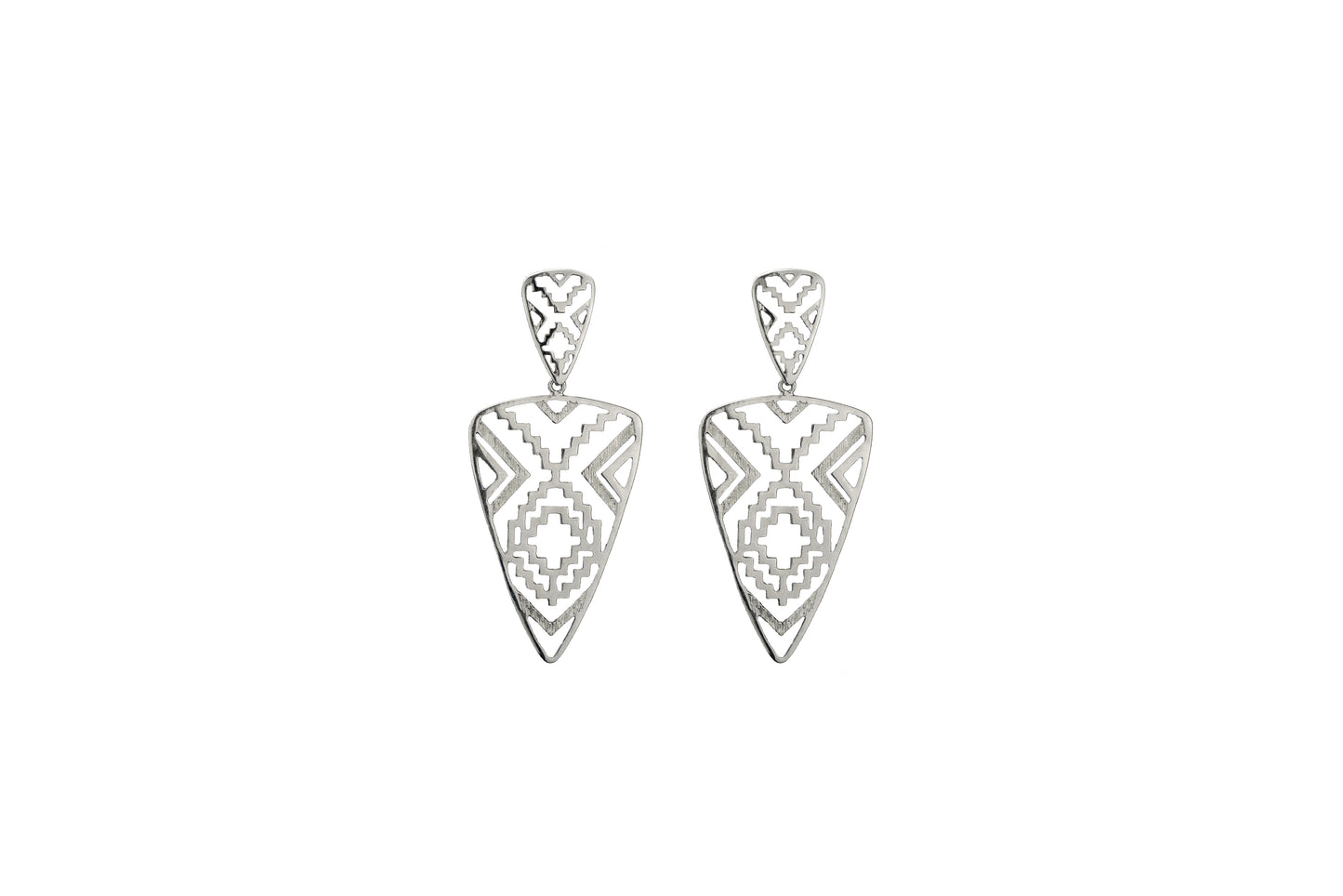 Rhodium plated in brass earring