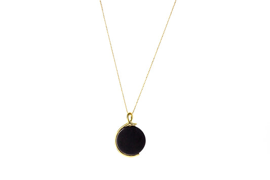 Gold plated in brass with onix necklace