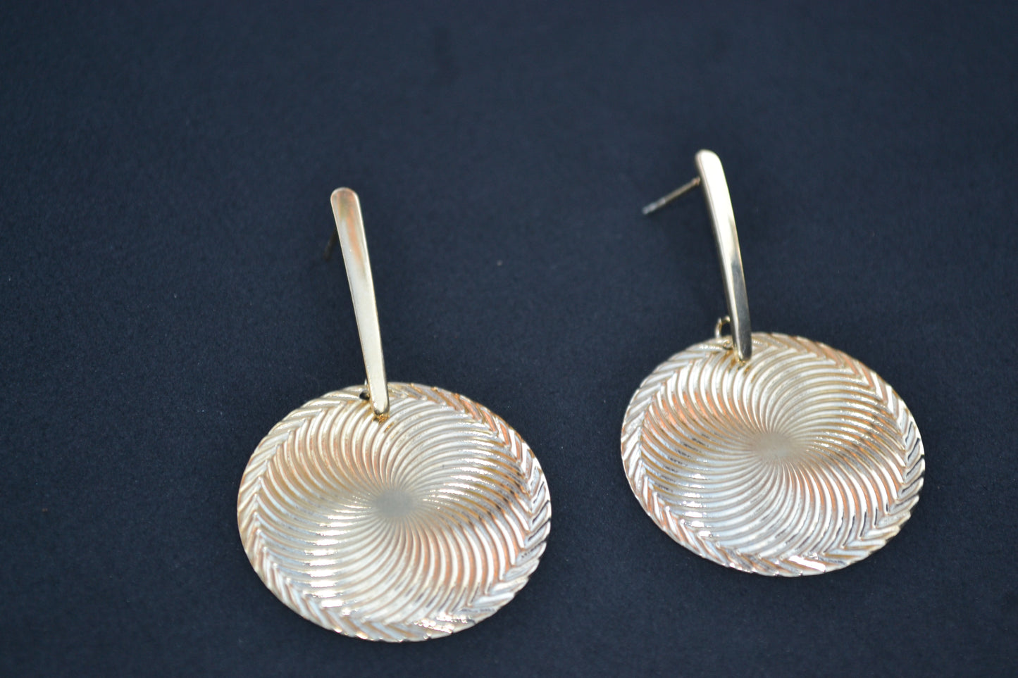 Gold plated in brass disc earrings